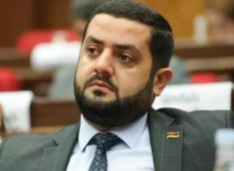 “Deməli, onlar vəzifədə olmadıqlarına görə etiraz edirmişlər”