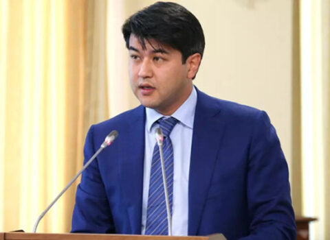 Qazaxıstanda keçmiş iqtisadiyyat naziri həbs edildi
