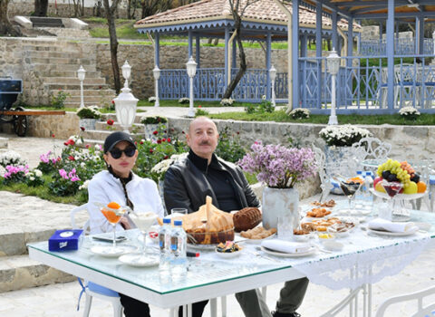 Prezident və xanımından səmimi – FOTOLAR