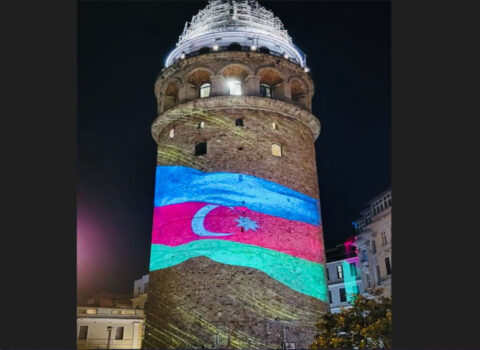 Qalata qülləsində bayrağımız və Xarıbülbül – FOTO