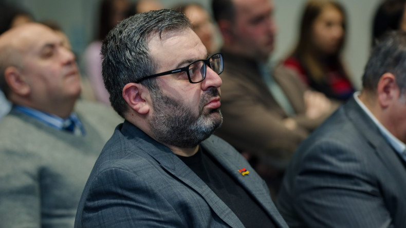 Müdafiə xətti ləğv olunur, Azərbaycan Ordusu şimaldan girir” - Qarnik  Danielyan | KONKRET