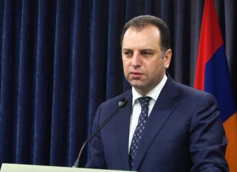 Ermənistanın keçmiş müdafiə nazirinə qarşı ittiham aktı təsdiq edilib