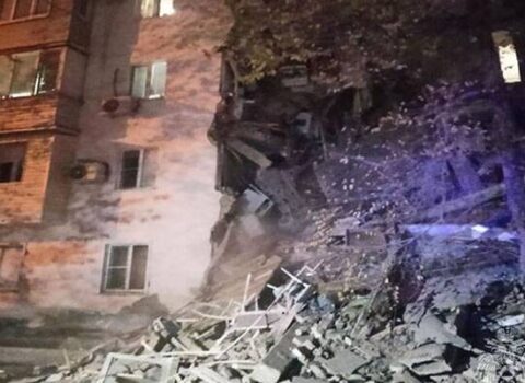 Həştərxanda yaşayış binası uçdu – 200-dən çox insan təxliyə edildi