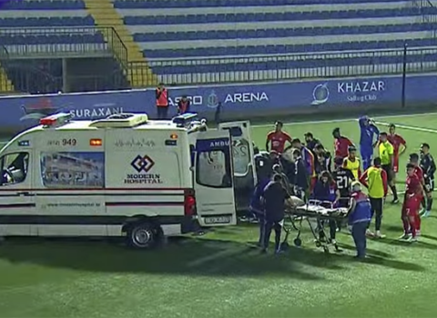 Azərbaycan futbolunda qorxulu anlar – Tanınmış futbolçu huşunu itirdi / VİDEO