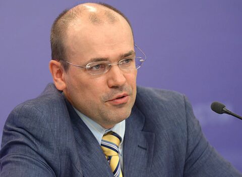 Simonov: “Ermənistan SOCAR-dan qaz istəsə, ala biləcəkmi?”