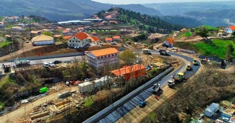 Laçına köçürülənlər arasında narazılıq: Qiymətlər bahadır, yaşamaq olmur Laçına köçürülənlər arasında narazılıq: Qiymətlər bahadır, yaşamaq olmur