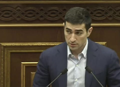 Koçaryanın oğlu deputat kimi parlamentdə and içdi