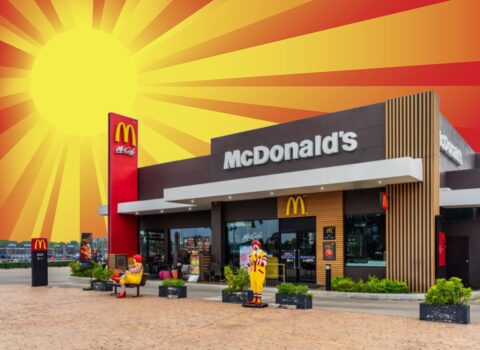 Türkiyədə İsrailə etiraz etmək üçün McDonalds-a siçanlar buraxıldı