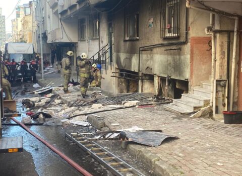 İstanbulda güclü partlayış – Ölən və yaralılar var – FOTO