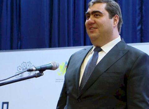 Vasif Talıbovun oğlu yeni “Range Rover”i ilə Bakıda – VİDEO