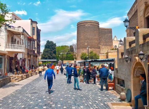 Azərbaycana turist axınının sayı artıb