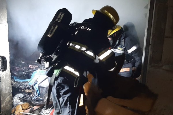 Bakıda çoxmərtəbəli binadakı yanğın söndürüldü – FOTOLAR / YENİLƏNİB Bakıda çoxmərtəbəli binadakı yanğın söndürüldü – FOTOLAR / YENİLƏNİB
