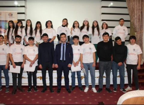 Gənclərə İKT resurslarından səmərəli istifadə təbliğ olunur