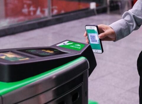 Metronun bütün stansiyalarında QR kodla ödəniş etmək olur?