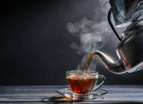 Yeməkdən sonra çay içənlərin nəzərinə – Bu xəstəliyə səbəb olur