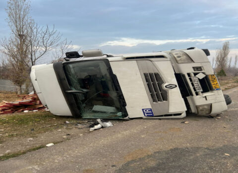 Şərurda TIR aşdı – İran vətəndaşı xəsarət aldı