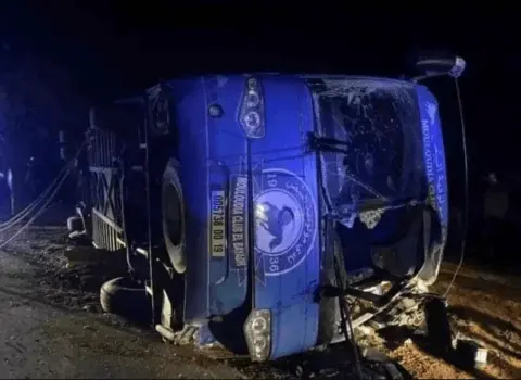 Məşhur klubun avtobusu qəzaya uğradı: Futbolçu və məşqçi ÖLDÜ