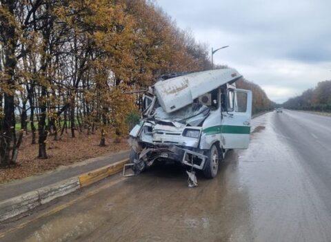“KamAZ” mikroavtobusla toqquşdu – Yaralıların sayı 17-yə çatdı
