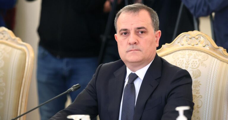 Azərbaycan mütərəqqi davranışla təhdidlərin qarşısını alıb – Nazir