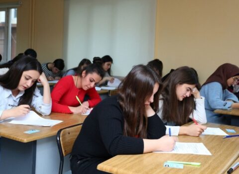 Tələbələrin ixtisas üzrə təcrübə keçmə qaydası təsdiqləndi