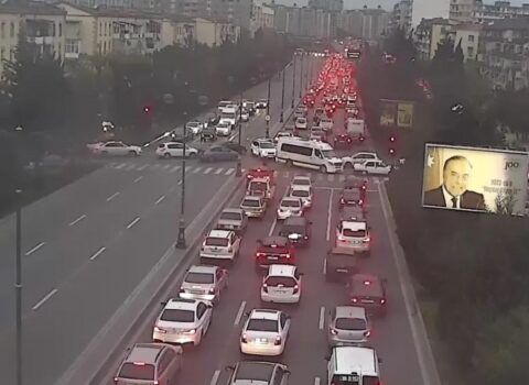 Bakının bir sıra yollarında tıxac müşahidə olunur – SİYAHI