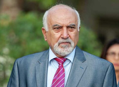 Paruyr Hayrikyan: “Yalnız əclaflar başqa çıxış yolunun olmadığını deyə bilər”