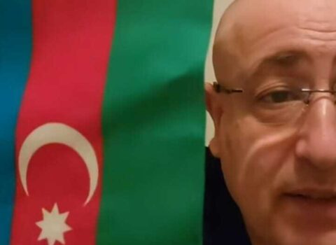 Yəhudi bloger Azərbaycan bayrağı ilə İrəvanda – Ermənilər şokda