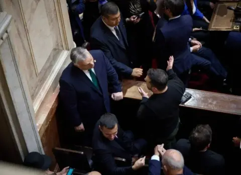 Zelenski və Orban arasında gərgin dialoq oldu – VİDEO