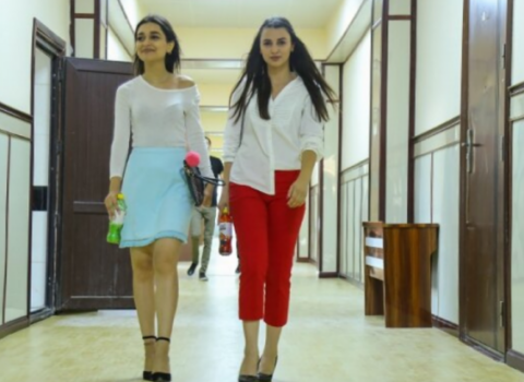 “Cavan qızlar universitetə ​​”çırıl-çılpaq” gəlirlər, hətta biri lap irəli getmişdi…” – VİDEO