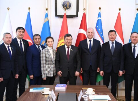 Qazaxıstan deputatları Beynəlxalq Türk Akademiyasının fəaliyyəti ilə tanış olublar