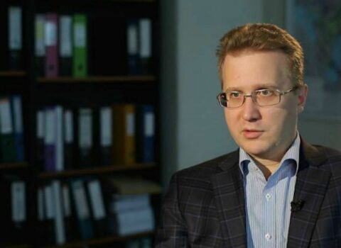 Mitraxoviç: “Ermənistan hələ də bir çox qərarlarda Rusiyanın mövqeyindən asılıdır”