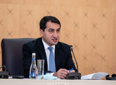 Hikmət Hacıyev: Azərbaycan Ermənistanla sülh müqaviləsi üçün ciddi maneə görmür