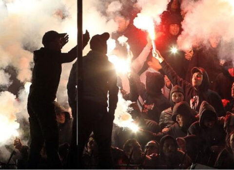 Yunanıstanda azarkeşlərin stadionlara girişinə qadağa qoyuldu