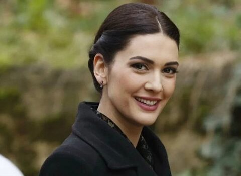Bergüzar Korel dəyişib belə oldu – FOTOLAR