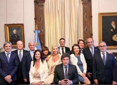 Prezident bacısını baş katib təyin etdi – Argentinada