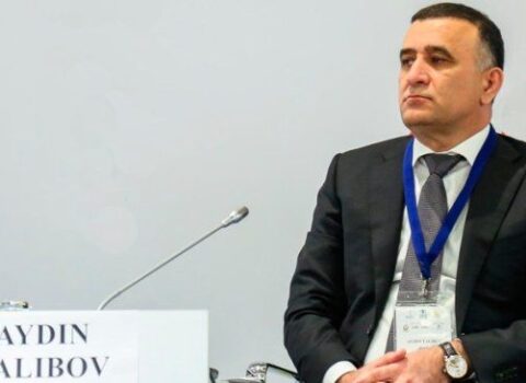 “Araz” market əhaliyə kiflənmiş meyvə şirəsi satır – VİDEO