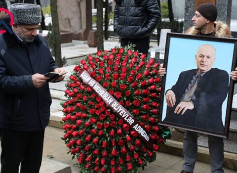 Prezidentlə xanımı Ramiz Məlikin dəfninə əklil göndərdi – FOTO