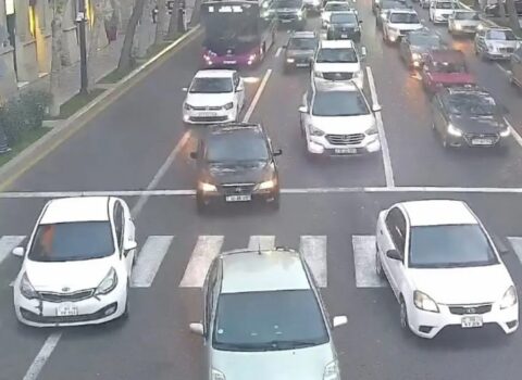 Bakının bir sıra yollarında sıxlıq müşahidə olunur – SİYAHI
