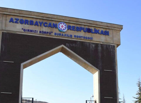 “Qırmızı Körpü”də 230 avtomobil gözləyir