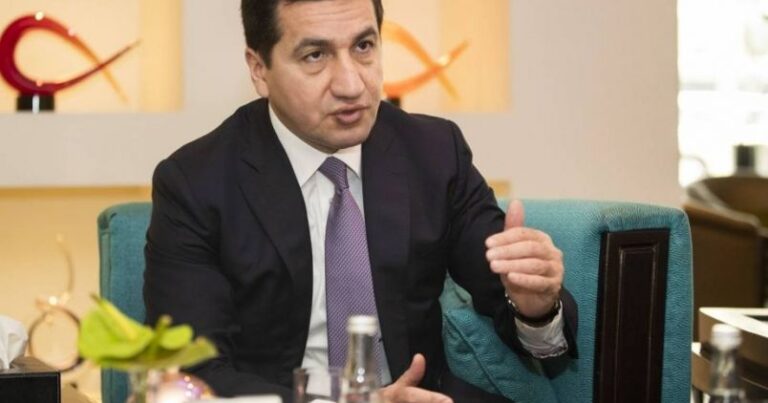 Hikmət Hacıyev Bakıda keçiriləcək forumdan yazdı Hikmət Hacıyev Bakıda keçiriləcək forumdan yazdı