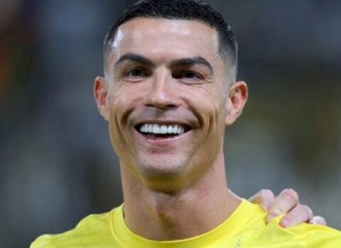 Ronaldo ilin futbolçularına güldü