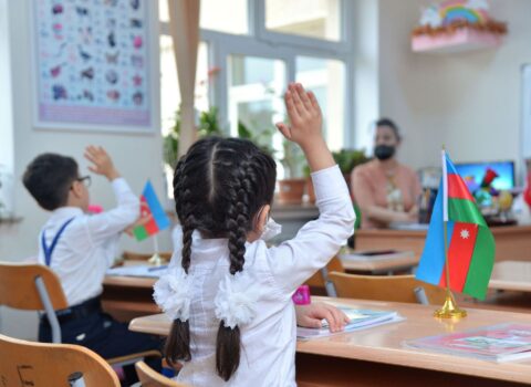 Məktəblərdə Yeni illə bağlı tətil günləri açıqlandı – RƏSMİ