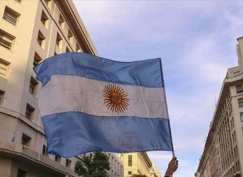 Argentinanın yeni hökuməti islahata kitab sənayesindən başladı