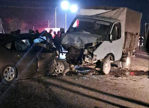 “Prius”un sürücüsü hadisə yerində öldü – FOTOLAR