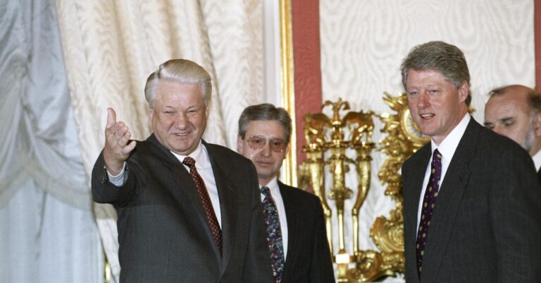 “Səddam Hüseyni çox sıxmayın ki, borcumu ala bilim” – Yeltsinlə Klintonun 1994-cü ildəki görüşünün stenoqramı YAYILDI