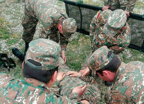 Ermənistanda əsgər zabiti öldürdü