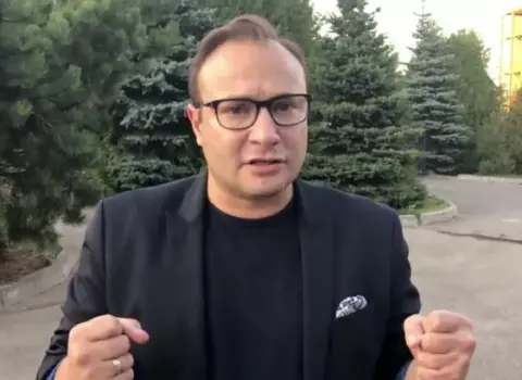 Məşhur televiziya şərhçisi mərclərə görə 20 milyona yaxın pul itirdi