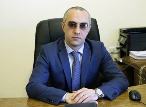 Paşinyan daha bir qubernatoru işdən çıxardı