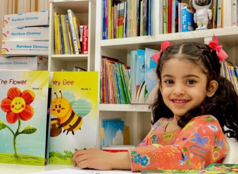 Üç yaşlı qız dünyanın ən gənc yazıçısı oldu