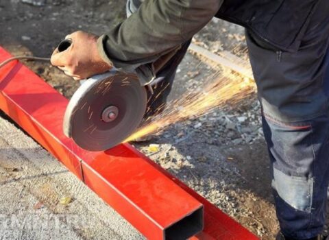 Goranboyda 35 yaşlı usta laqonda ilə əlini kəsdi